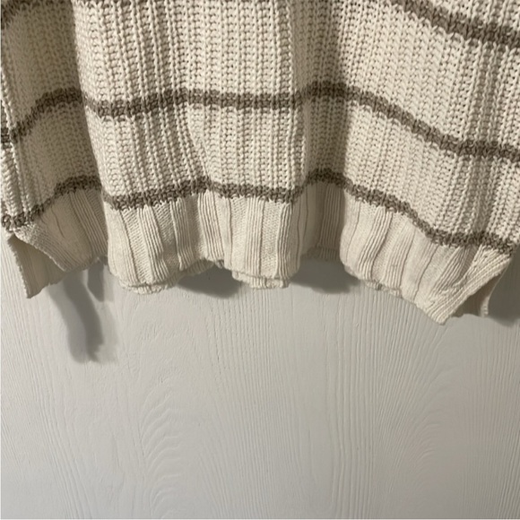 American Eagle NWOT Semi Cropped Knit Striped Sweater Oversized XS fits up to XL - Picture 4 of 7